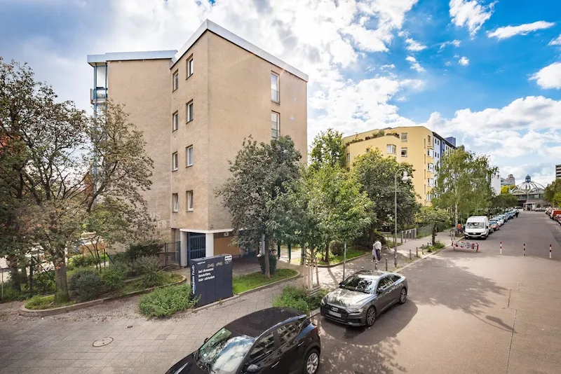 WBS erforderlich. Für Balkonliebhabende nahe Nollendorfplatz  - ab sofort - — photo 1
